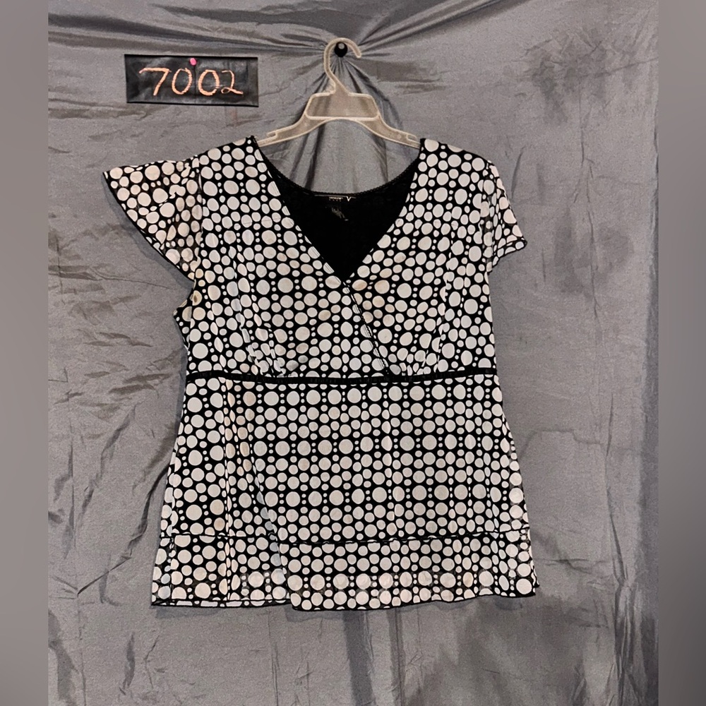 Venezia Black and White Polka Dot V-Neck Short Sleeve Top